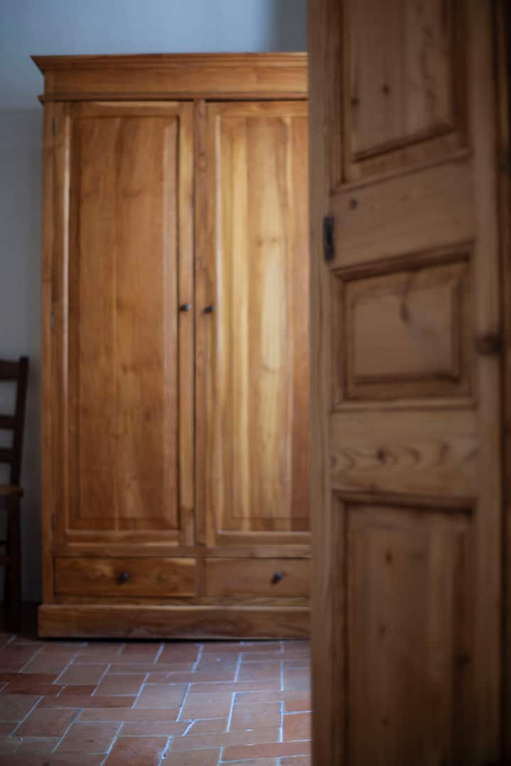 ห้องนอน 1 มีเตียงขนาด 145 ซม.