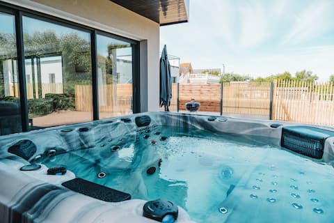 Double family villas with spa, beach & GR34