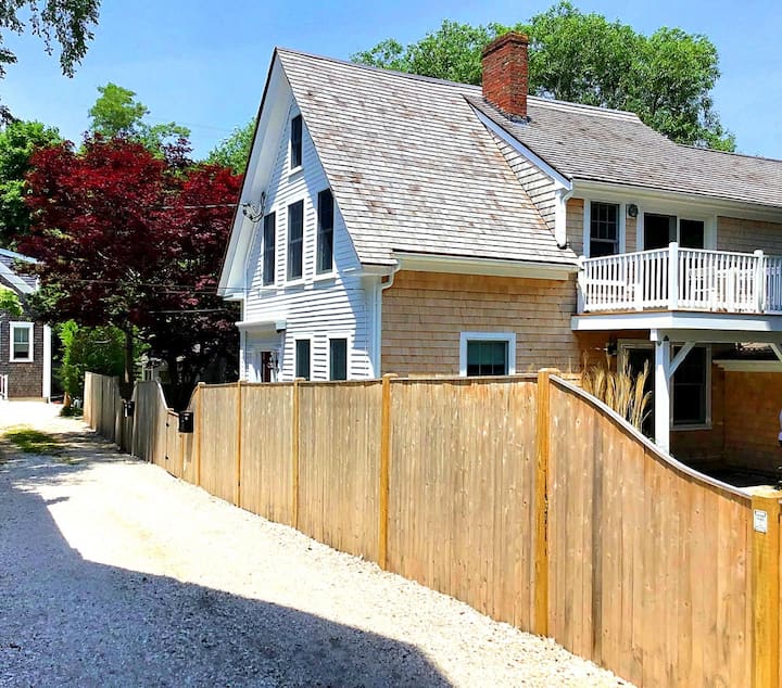 Kiley Court Top Floor 2br - Sleeps 4! - Provincetown, MA