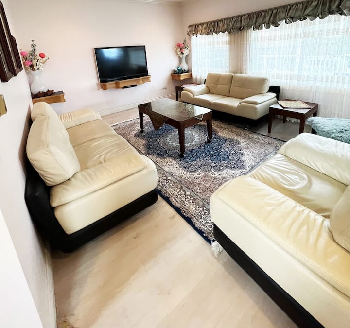 Cheerful 3-bed 3-bath Home - Cypress Mountain
