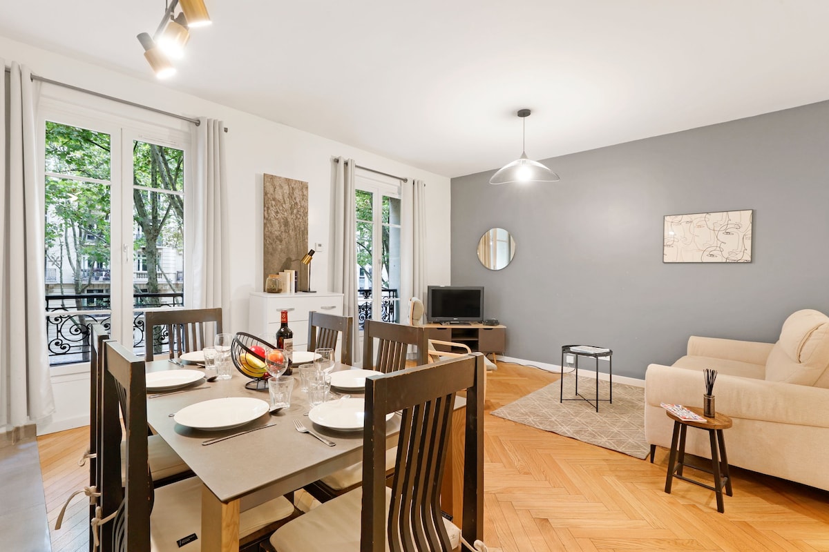 Suite Suffren — Salon