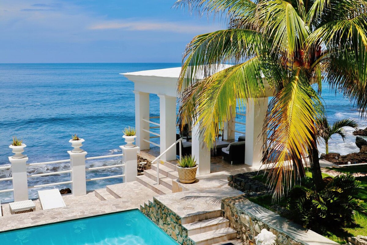 Luxury Oceanfront Suite at Verdaad Mansion - Houses for Rent in El Sunzal,  La Libertad Department, El Salvador - Airbnb