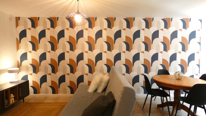 Espace salon.
Canapé convertible (couchage 140 x 190 cm).
Linge de lit fournis.