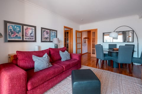 Popular Airbnb listing: OceanGreen - EcoHost | Parking · Praia · 4 pax in Matosinhos