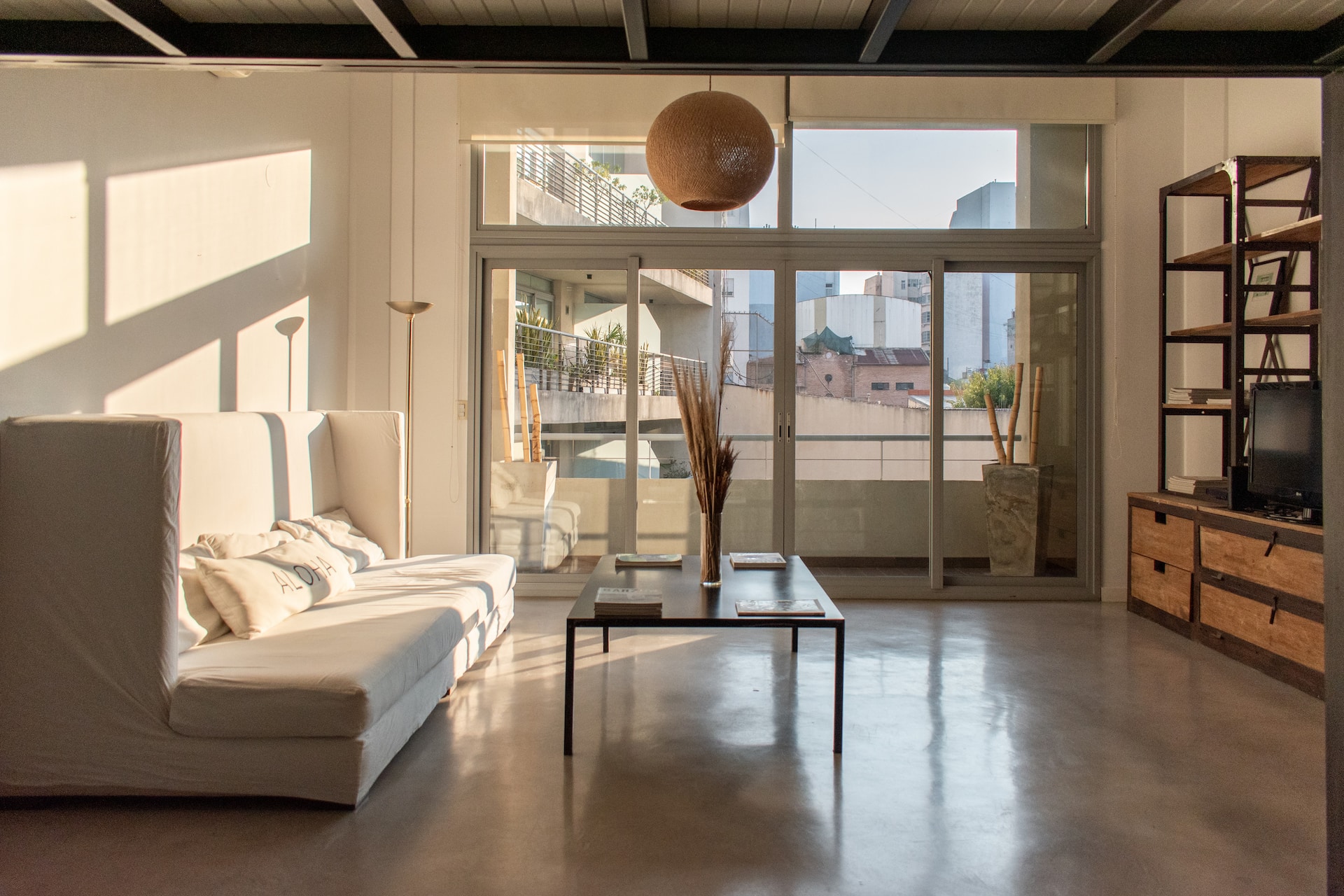Designer loft with pool, sauna, gym and parking in Monserrat