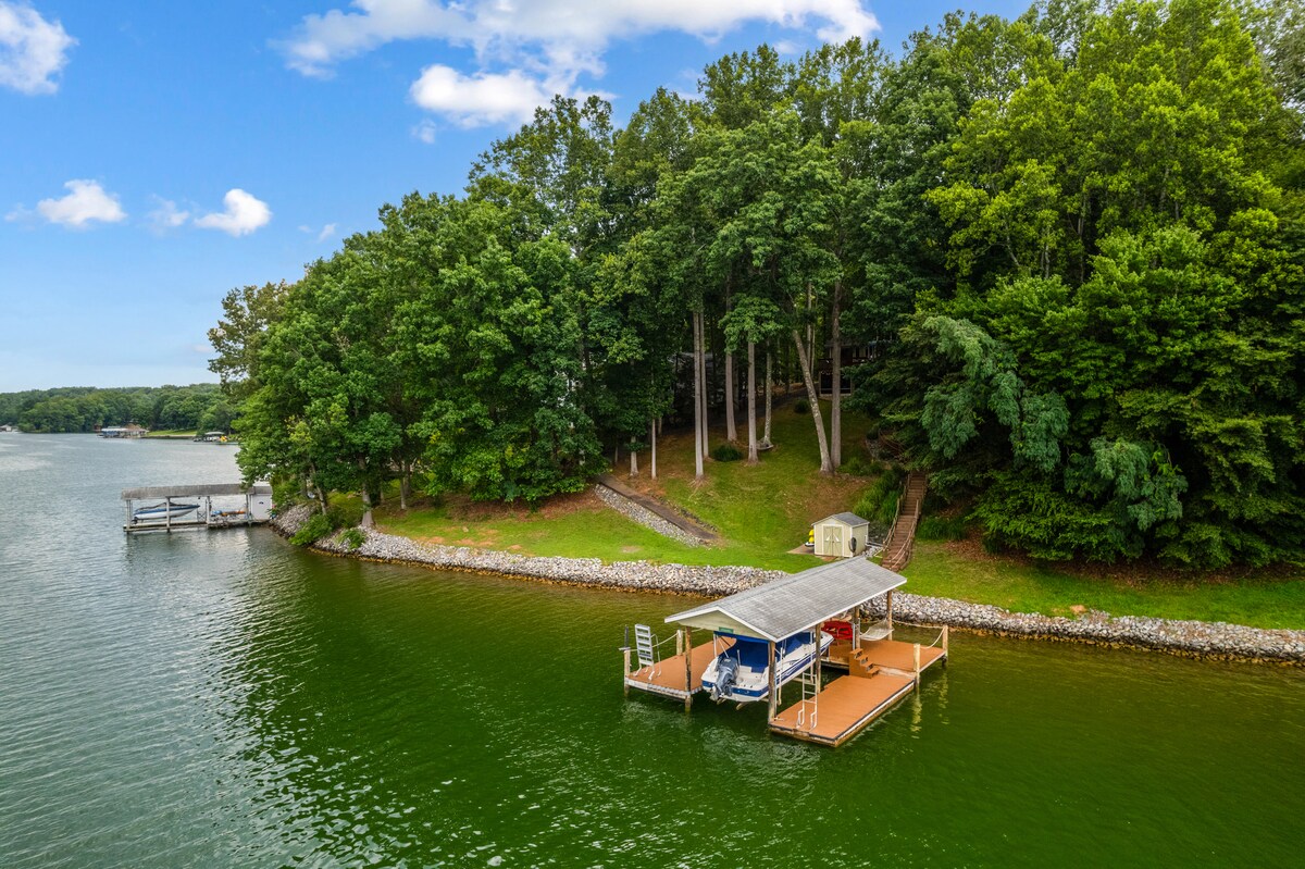 Emerald Haven: muelle privado, kayaks, aguas abiertas - Casas en renta en  Moneta, Virginia, Estados Unidos - Airbnb, image size:1200x799