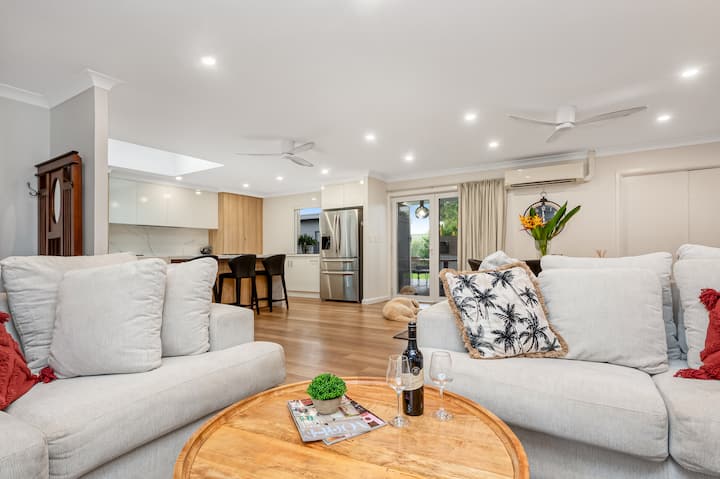 Executive Home In Prime Annandale Location - Townsville