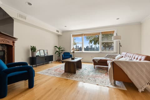 LUX 3BR Townhouse w/Elite NYC View and Parking
