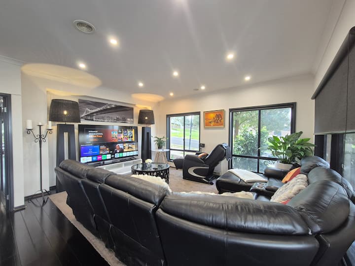 Lux Hilltop 6br • Sleeps 30. - Sunbury