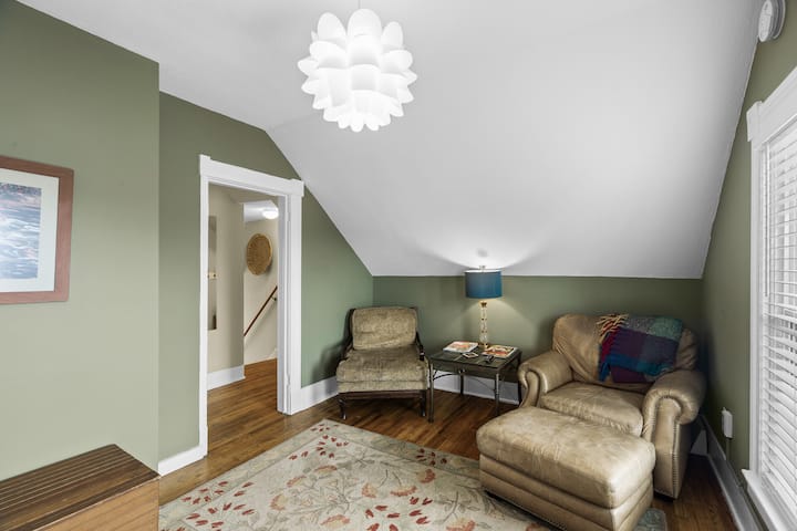 Quaint Apartment, Downtown Wbl - White Bear Lake, MN