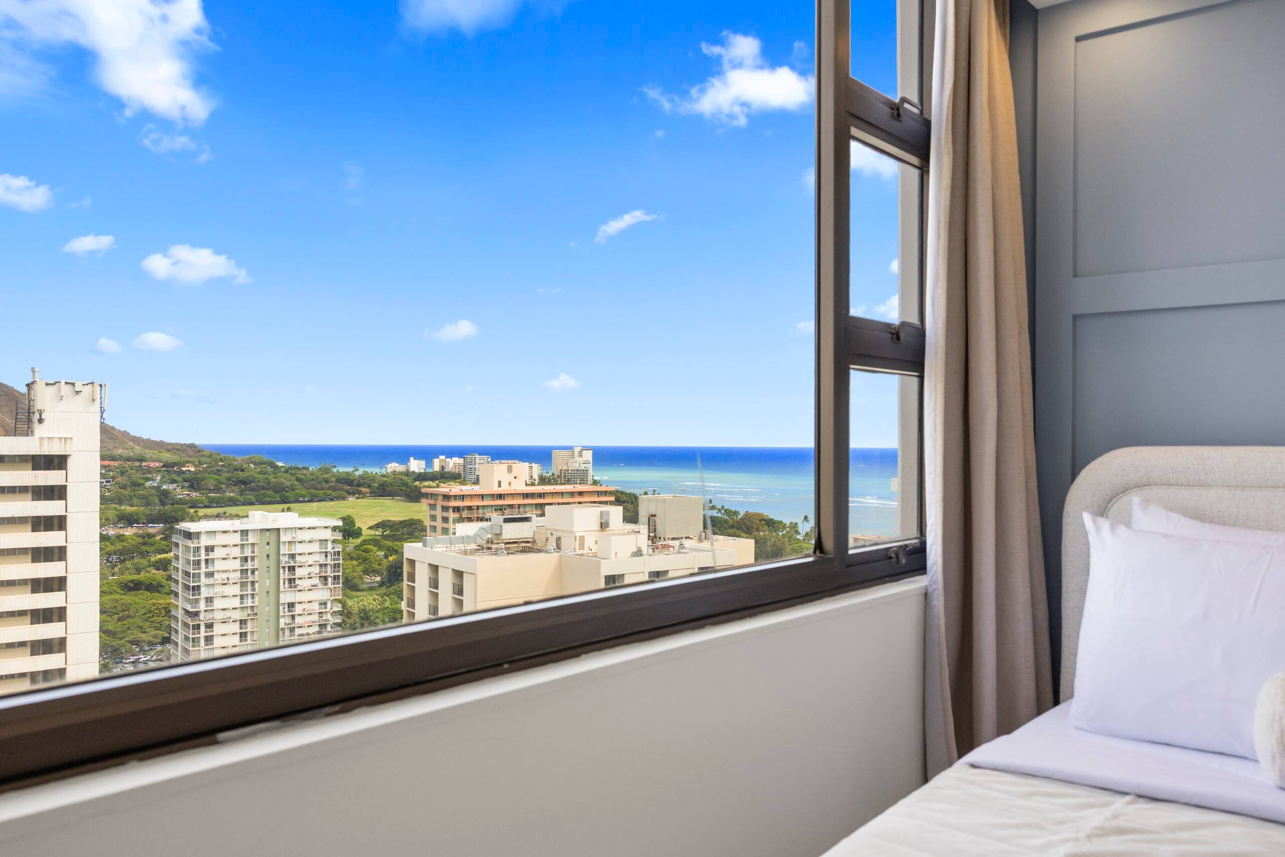 27F-Diamond Head & Ocean-View 1BR Condo w/Parking - Image 29