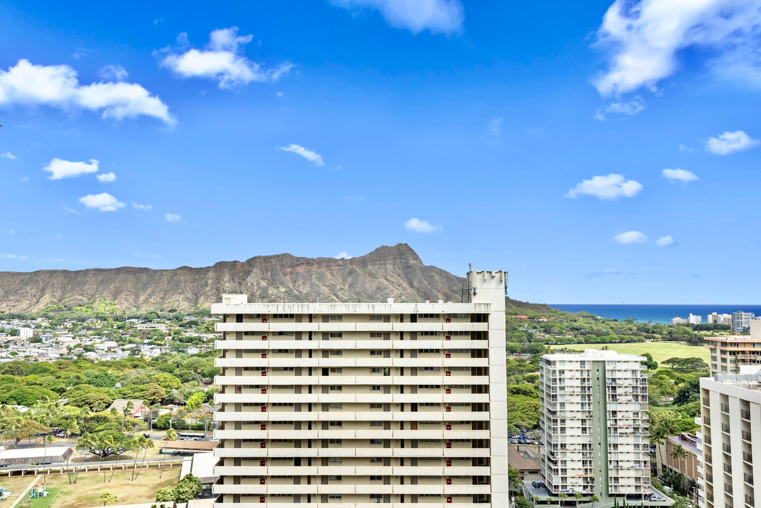 27F-Diamond Head & Ocean-View 1BR Condo w/Parking - Image 40