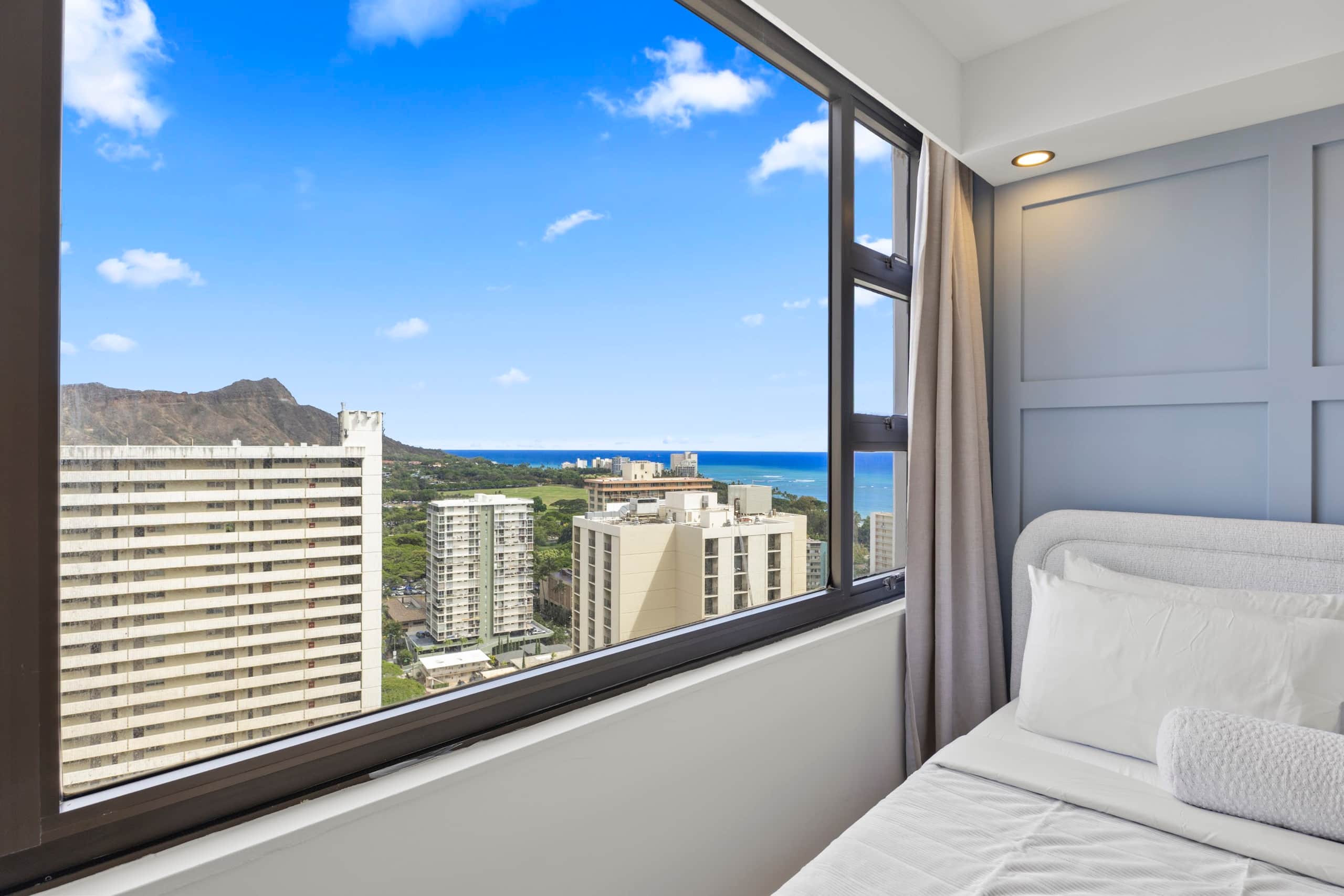 27F-Diamond Head & Ocean-View 1BR Condo w/Parking - Image 22