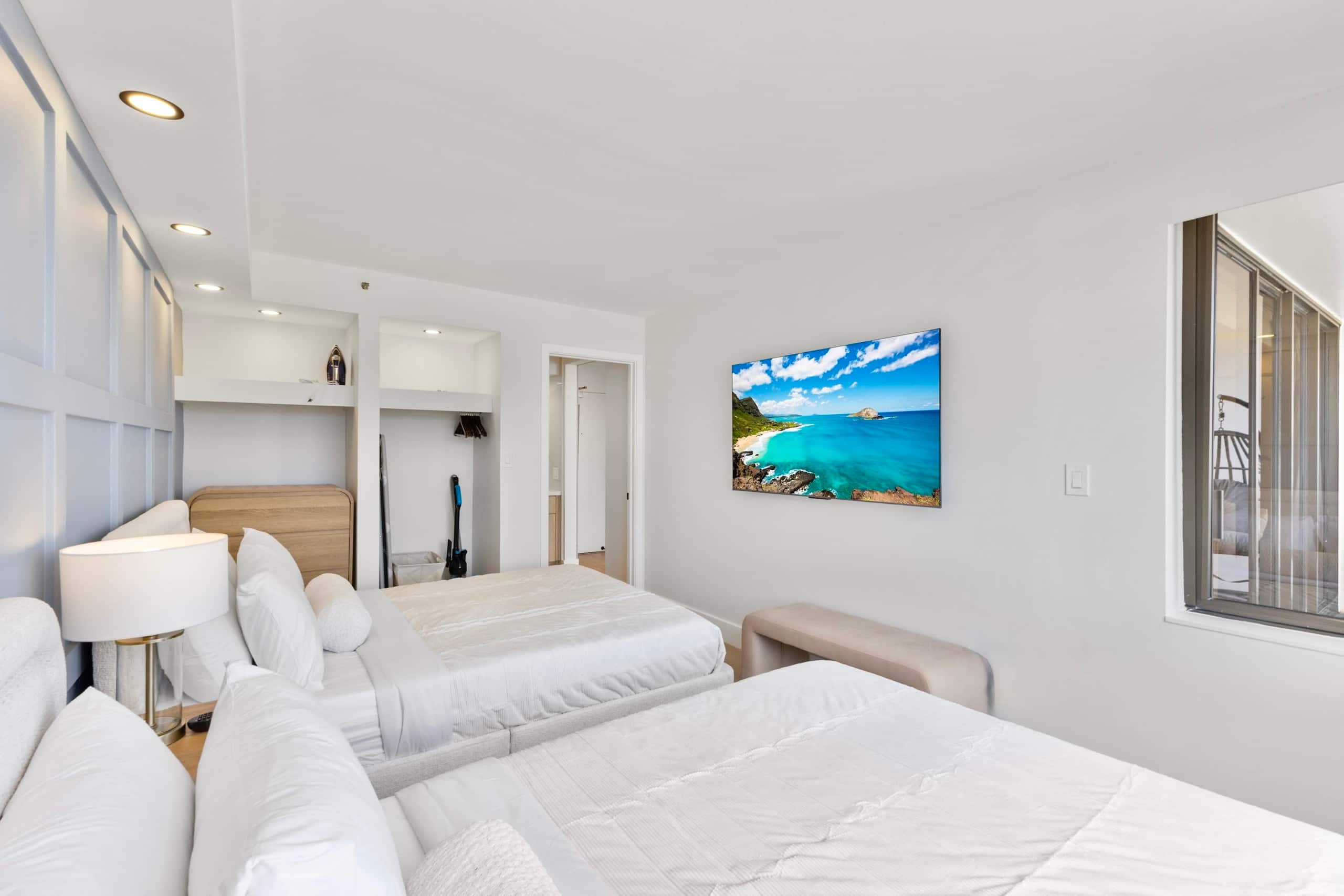 27F-Diamond Head & Ocean-View 1BR Condo w/Parking - Image 26
