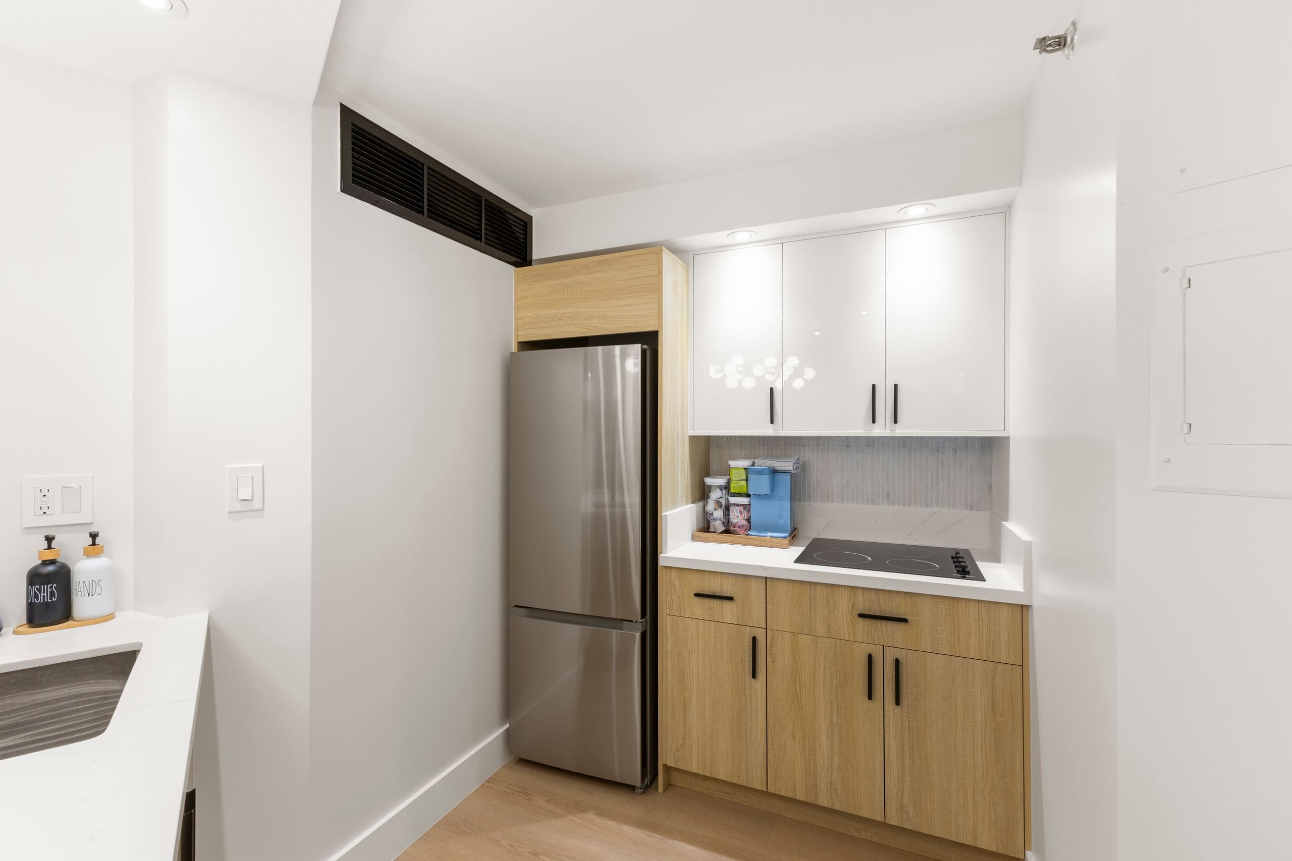 22FL-Financial District-Harbor View-1BR w/Parking - Image 24