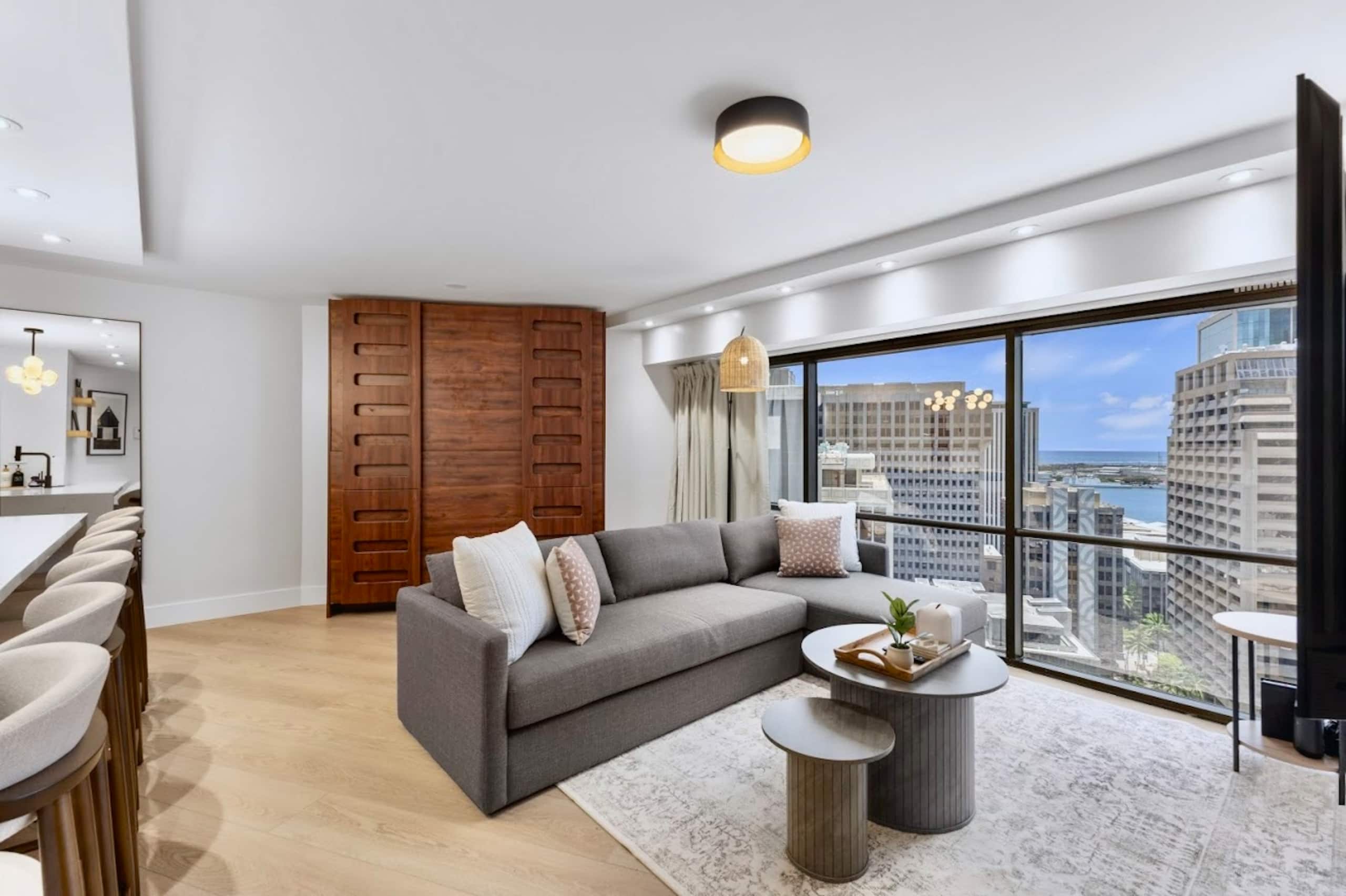 22FL-Financial District-Harbor View-1BR w/Parking - Image 8