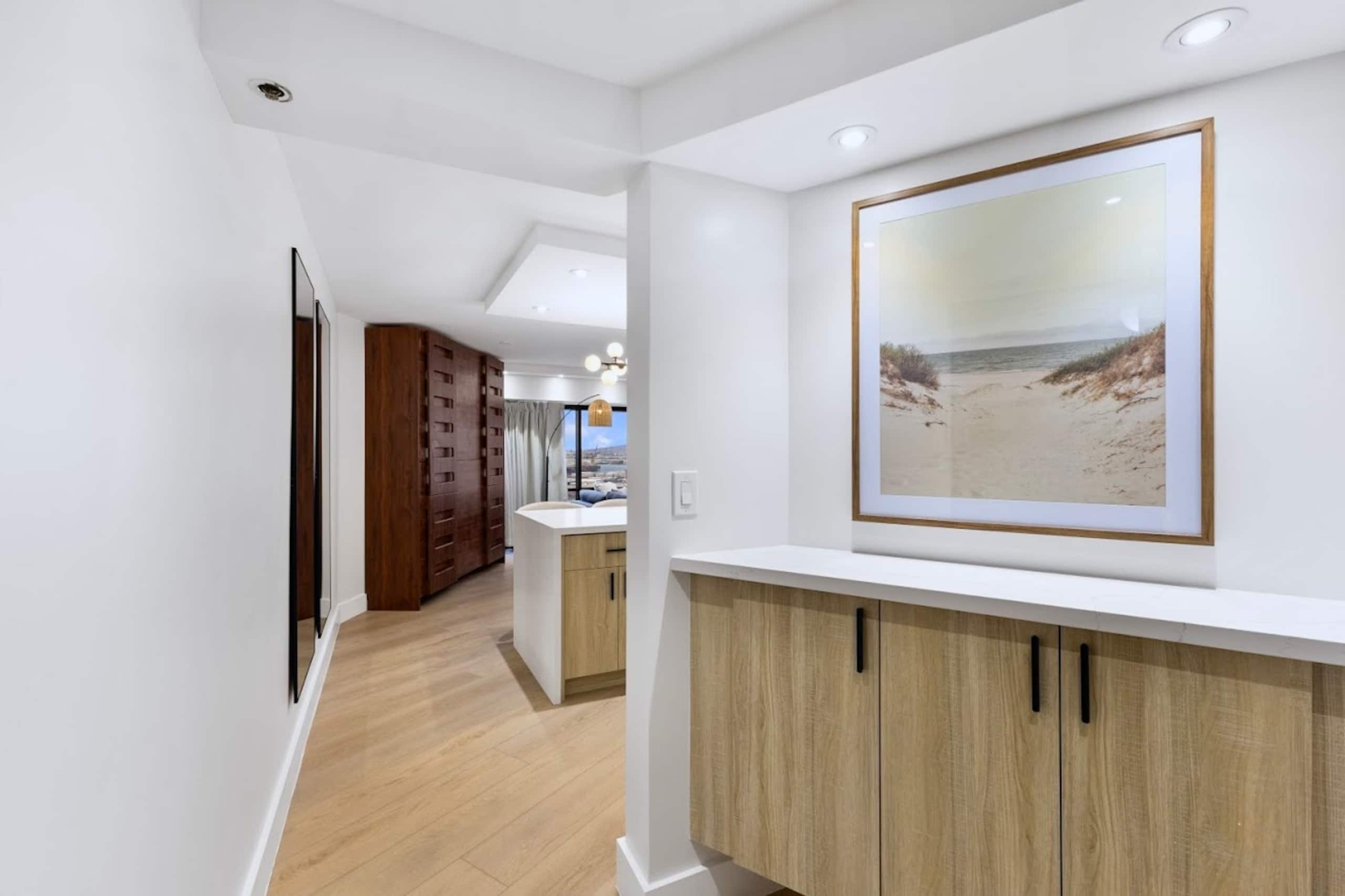 22FL-Financial District-Harbor View-1BR w/Parking - Image 10