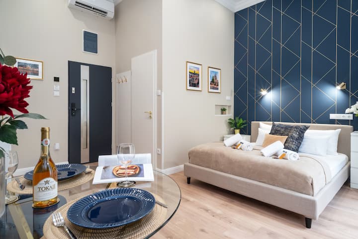 Stylish Central Gem | Historic Quarter | Balcony - Budapest