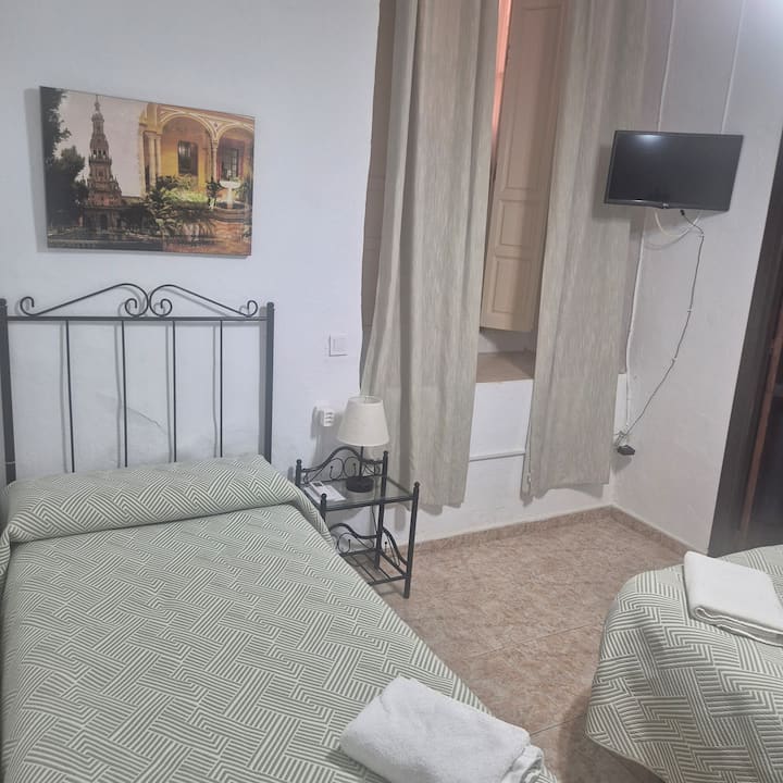 Habitación Doble Con Baño Privado - Sevilla