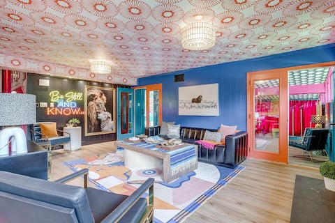 Top Airbnb: Maximalist IG-Worthy Bachelorette Vibes w/Pool in Grand Prairie