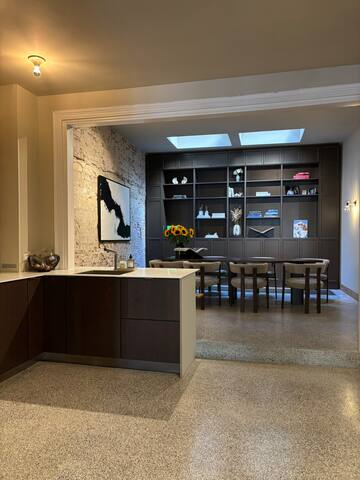 Modern Canal house city center gallery image 2