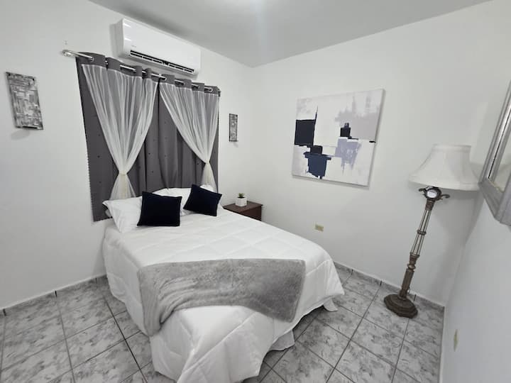 Dormitorio - Cama de tamaño completo