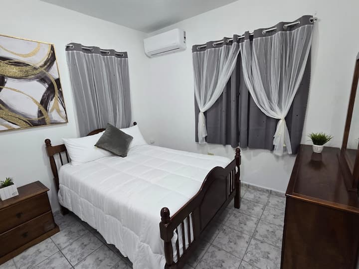 Dormitorio - Cama de tamaño completo