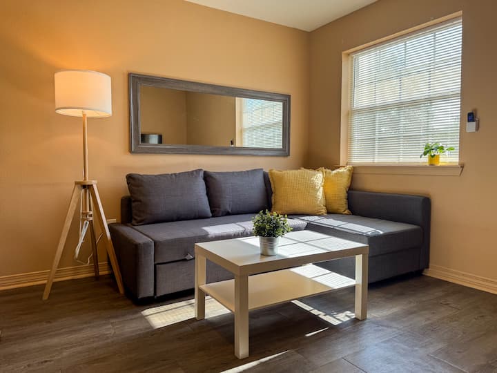 Best Value • 3br • Sleeps 8+ Guests - Gulfport, MS