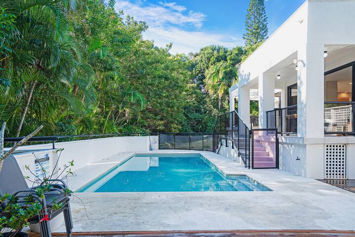 Private Oasis – Lighthouse Beach gallery image 4