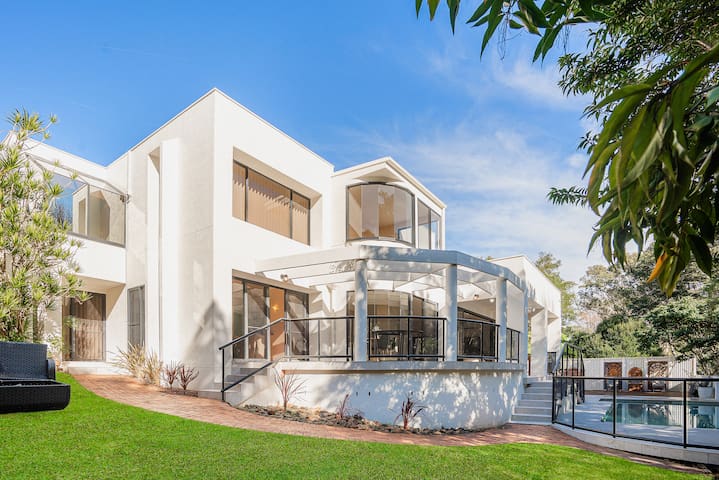 Private Oasis – Lighthouse Beach gallery image 2