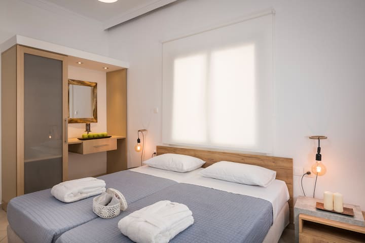 Luxury Suite With Pool At Beach - Chania