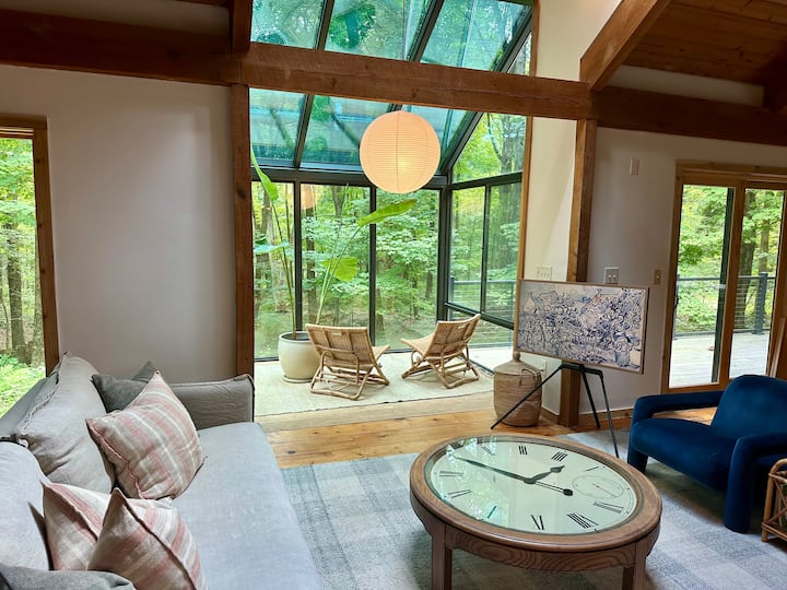 Mohonk Abode | Dog Friendly + Near Hiking - New Paltz, NY