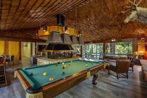 Camp Nelson Chalet | Game Room | Spacious |Hot Tub