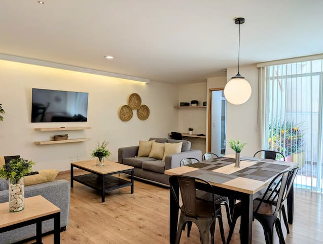 Casa Donceles/Group Top Choice