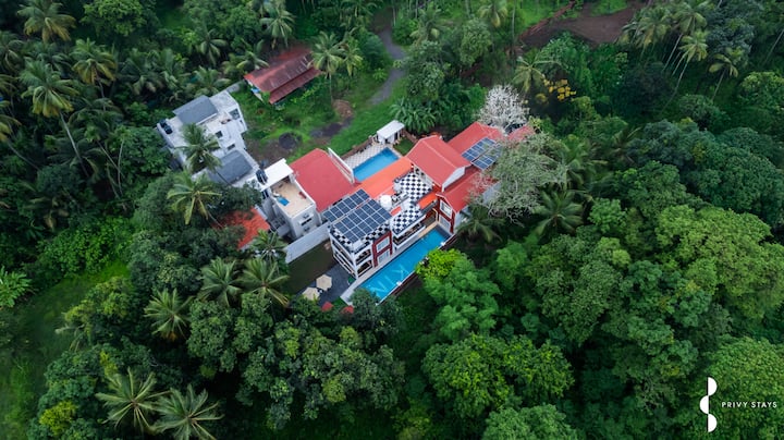 Privy Stays - Casa De KTN w/Pool, Theater & Jacuzzi