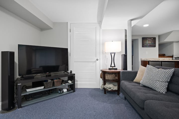 Prime Logan Square Apartment - Chicago, IL