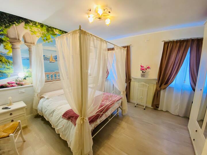 letto a baldacchino, armadio, frigobar, cassaforte, aria condizionata, ventilatore, riscaldamento