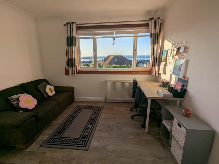 Vuta kitanda mara mbili. Chumba na mandhari ya baharini