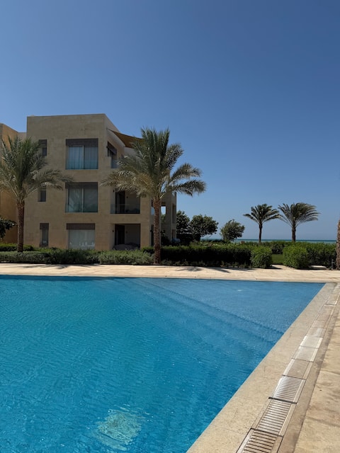 Private 6 BR Villa with Jacuzzi