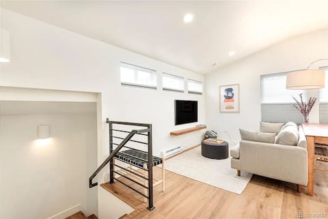 Popular Airbnb listing: Stylish Platte Park / DU Studio in Platt Park