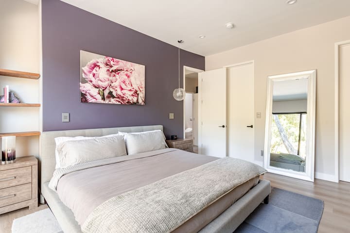 5BR Designer Home w/ SunDeck Near Stanford & 280