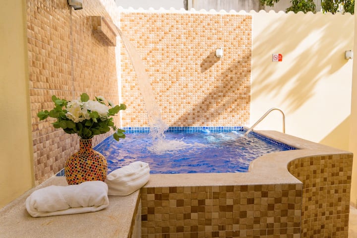 Villa Mayapan · Private Pool With Waterfall - Cancún