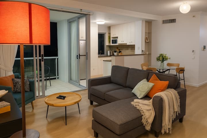 Beachside Caloundra | Rooftop Pool & Coastal Views - Golden Beach