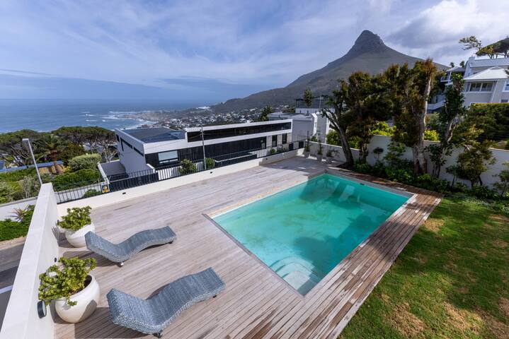 NEW! Stylish 5 bedroom Camps Bay Villa gallery image 5