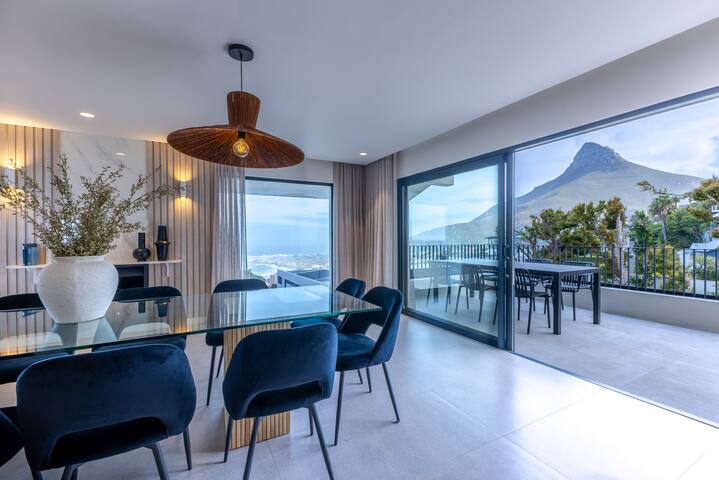 NEW! Stylish 5 bedroom Camps Bay Villa gallery image 2