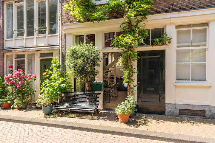 Charming Amsterdam city centre townhouse!