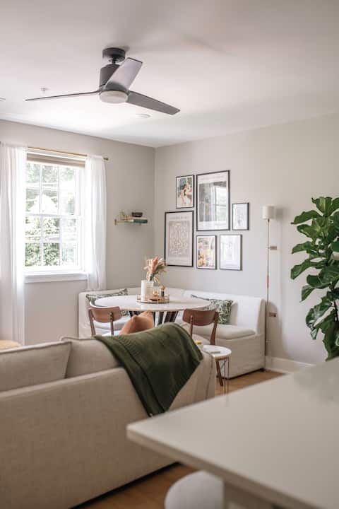 Popular Airbnb listing: Rooftop + Firepit - Near Uptown in Wesley Heights