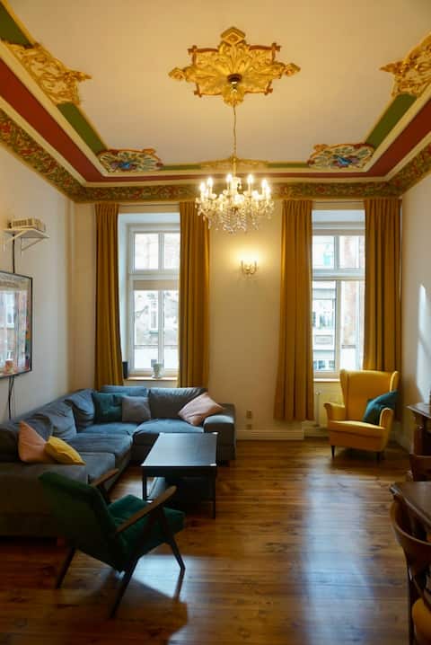 Top Airbnb: Climatic apartment close to the center in Ołbin