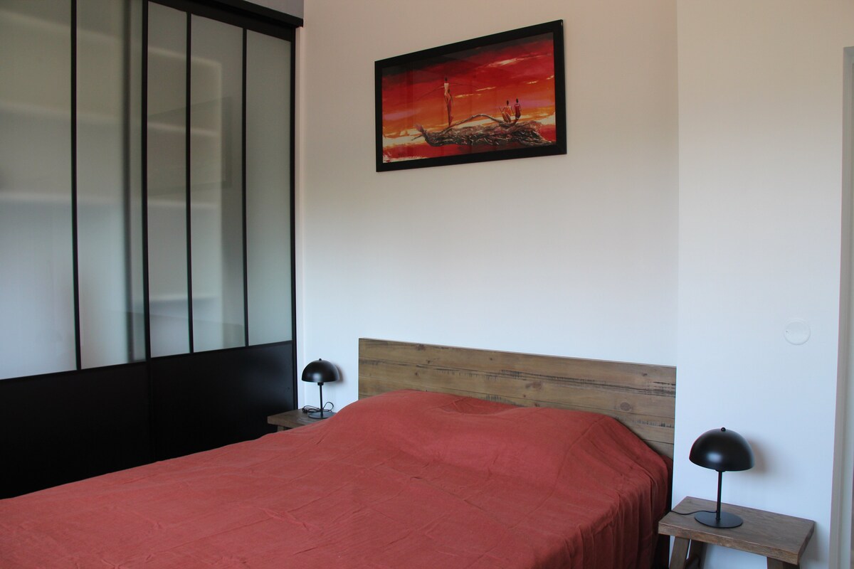 საძინებელი 1