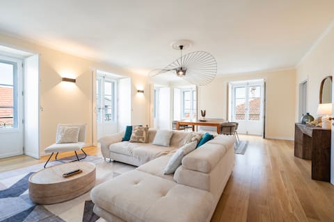 Imóvel de sucesso: New apartment in Chiado with Tagus view em Lisboa